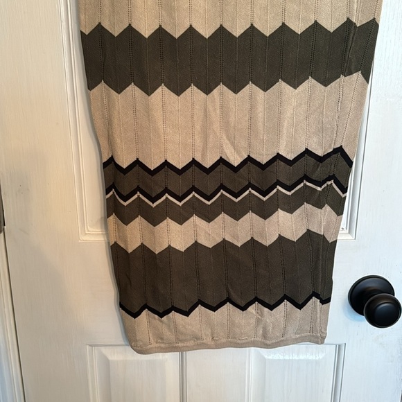 Hera Collection knitted stripped pencil skirt NWT M - Picture 3 of 8